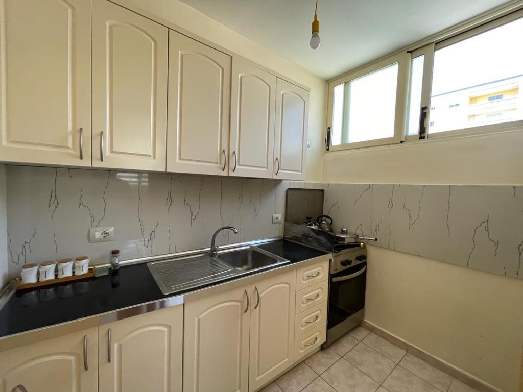 Lisus Apartment Vlorë エクステリア 写真