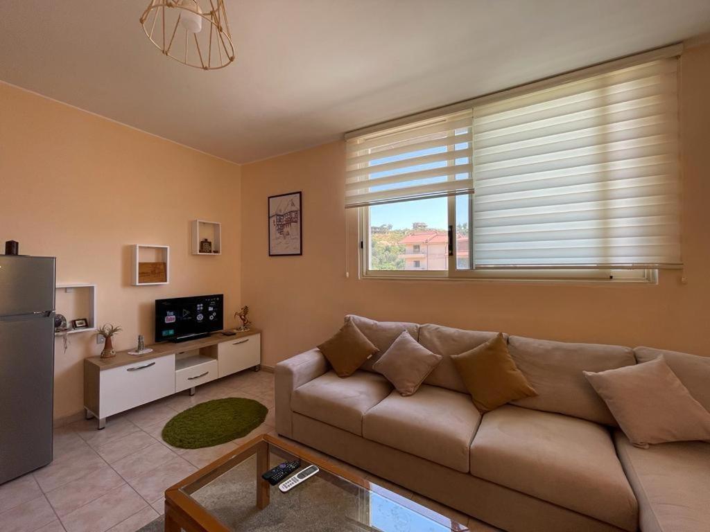 Lisus Apartment Vlorë エクステリア 写真